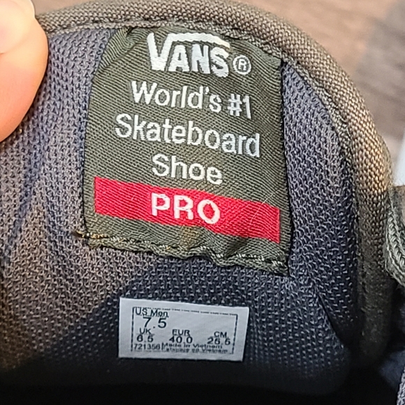 VANS Chukka/Grape Leaf/Classic Skate Shoes - Picture 7 of 9